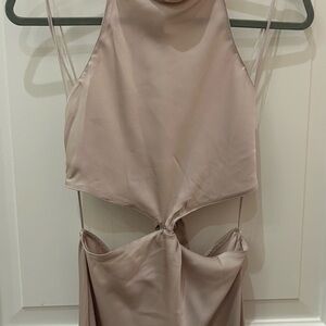 Elegant Midi Dress in Soft Beige